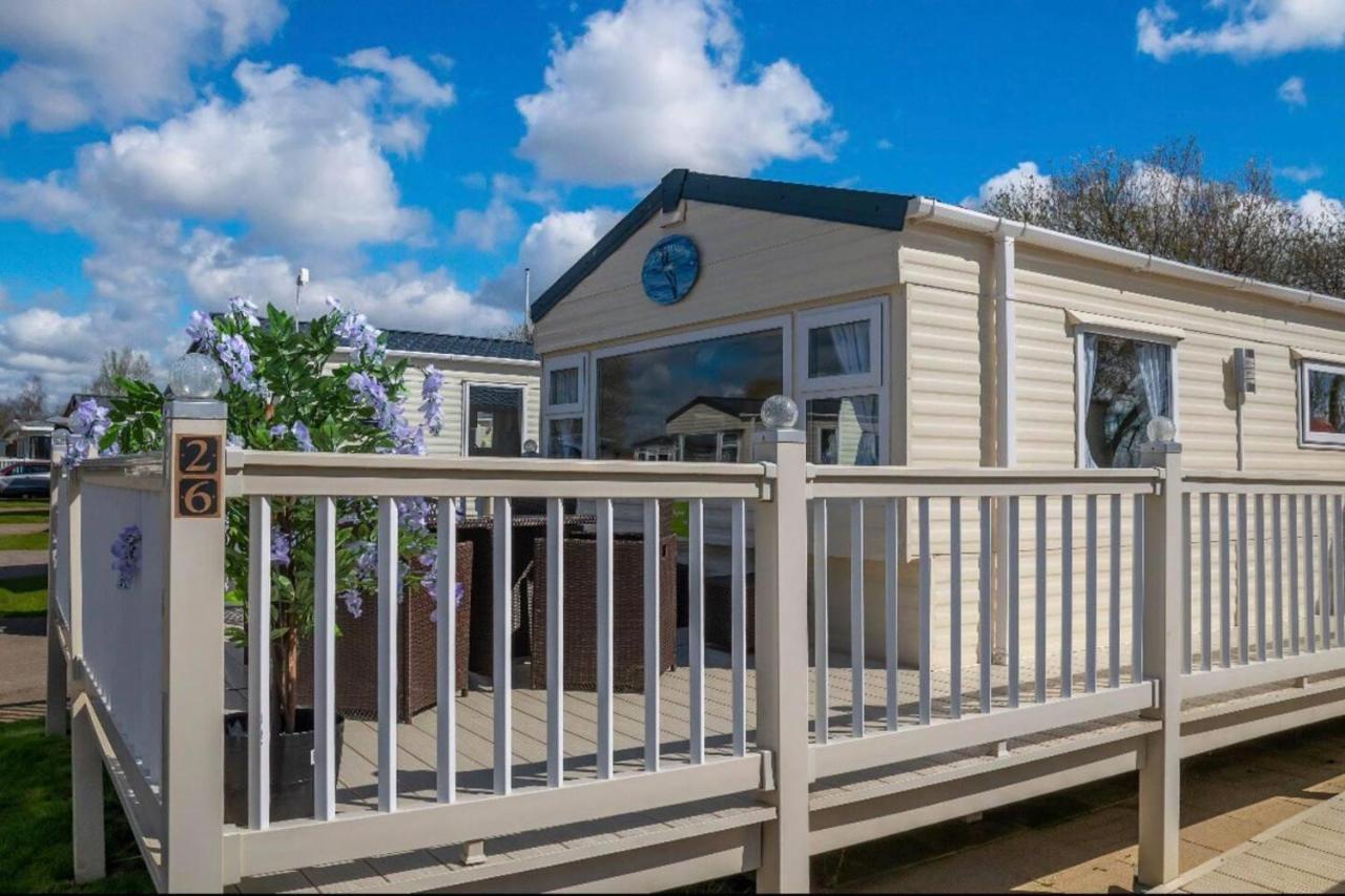 Tattershall Lakes Private Hot Tub Lodge - Sleeps 6 Lincoln Buitenkant foto