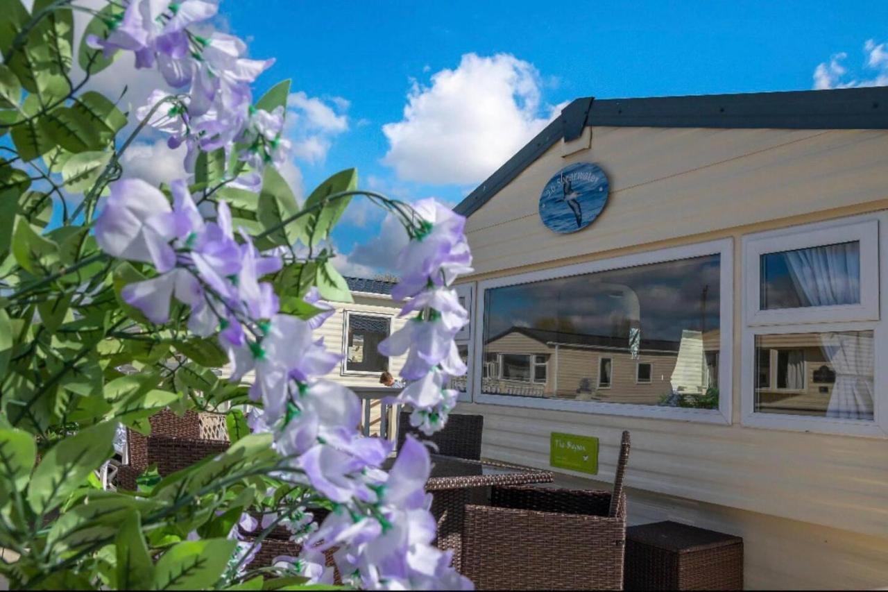 Tattershall Lakes Private Hot Tub Lodge - Sleeps 6 Lincoln Buitenkant foto